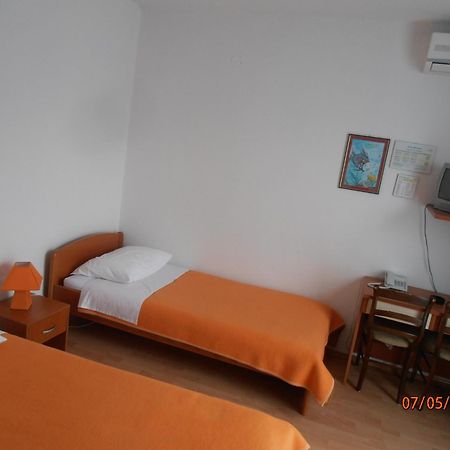 Hotel Metkovic Exterior photo