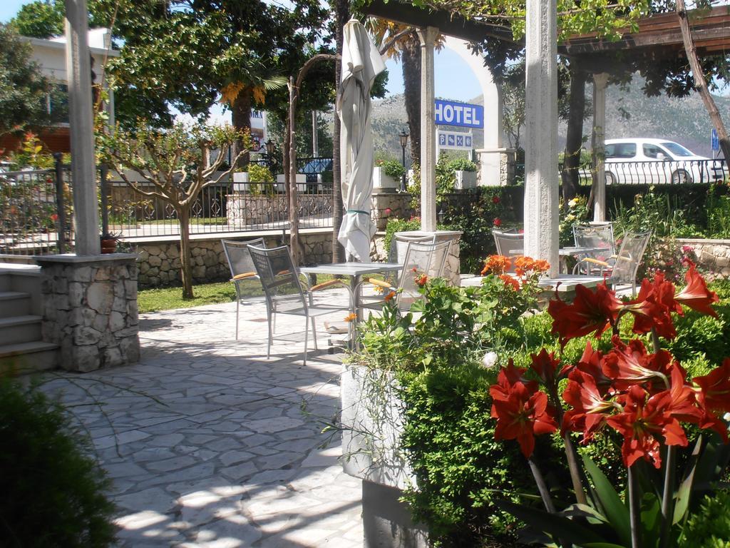 Hotel Metkovic Exterior photo