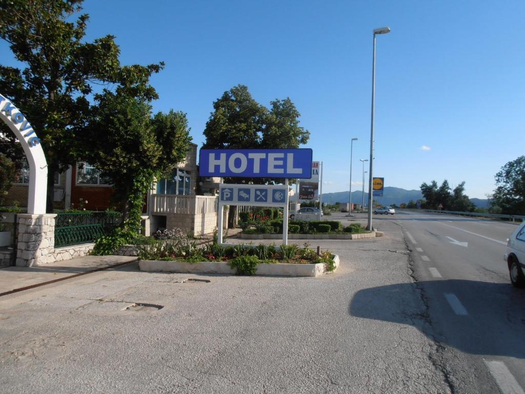 Hotel Metkovic Exterior photo