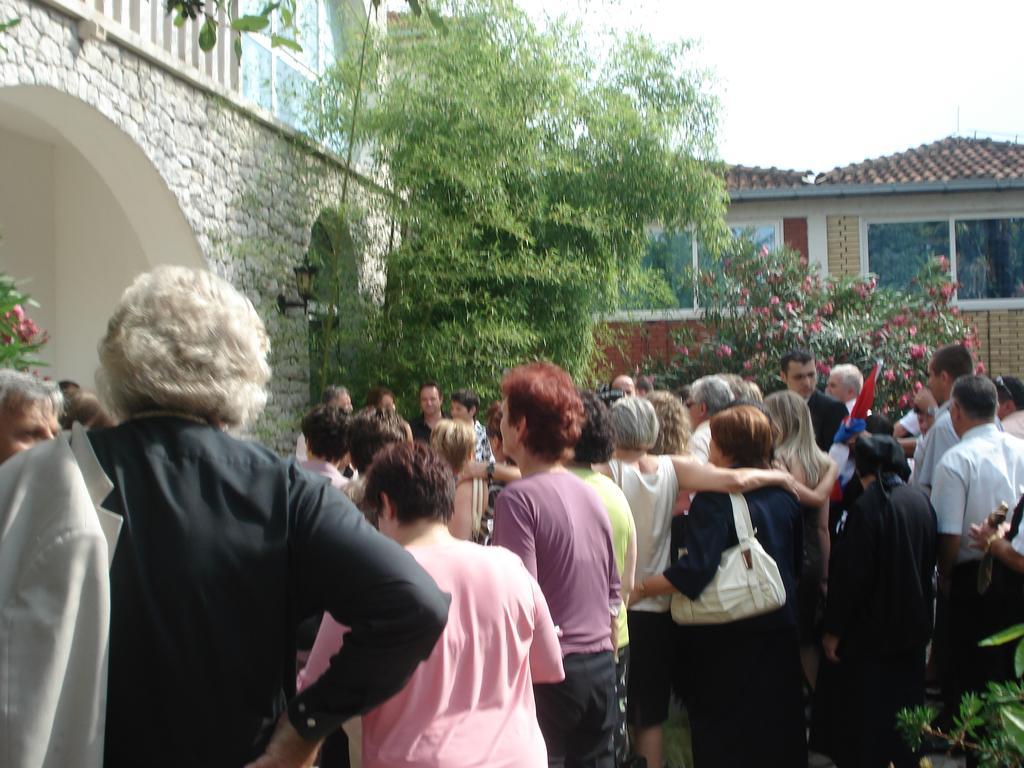 Hotel Metkovic Exterior photo