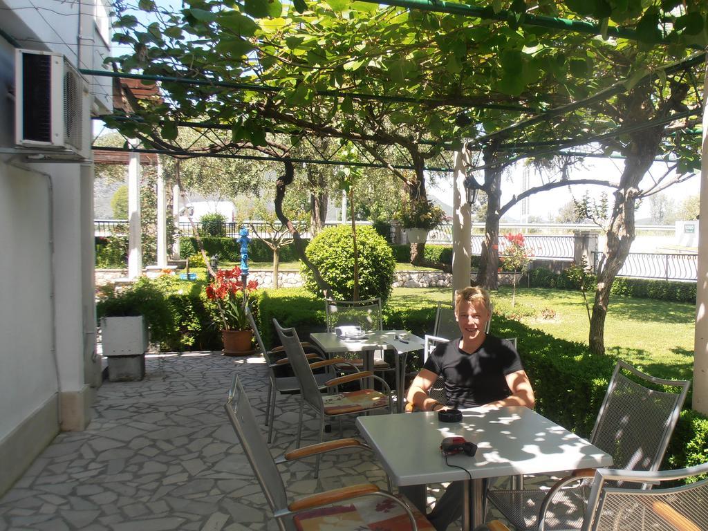 Hotel Metkovic Exterior photo